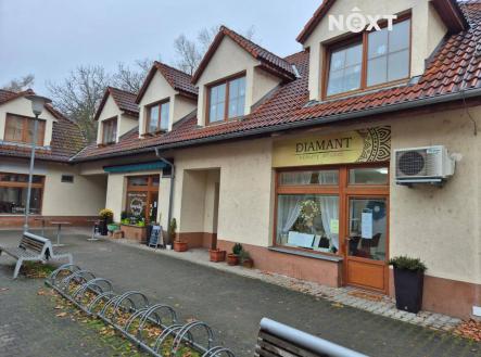 Pronájem komerčního objektu, obchodní centrum, 49 m²