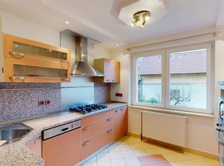 Pronájem domu/vily, 179 m²