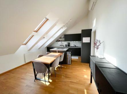 Pronájem bytu, 3+kk, 82 m²