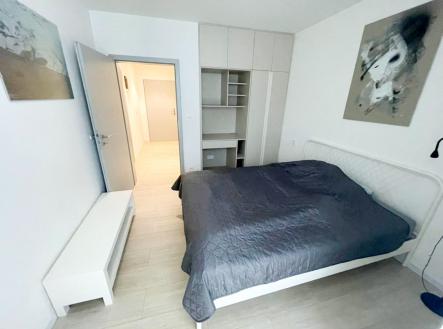 Pronájem bytu, 2+kk, 42 m²