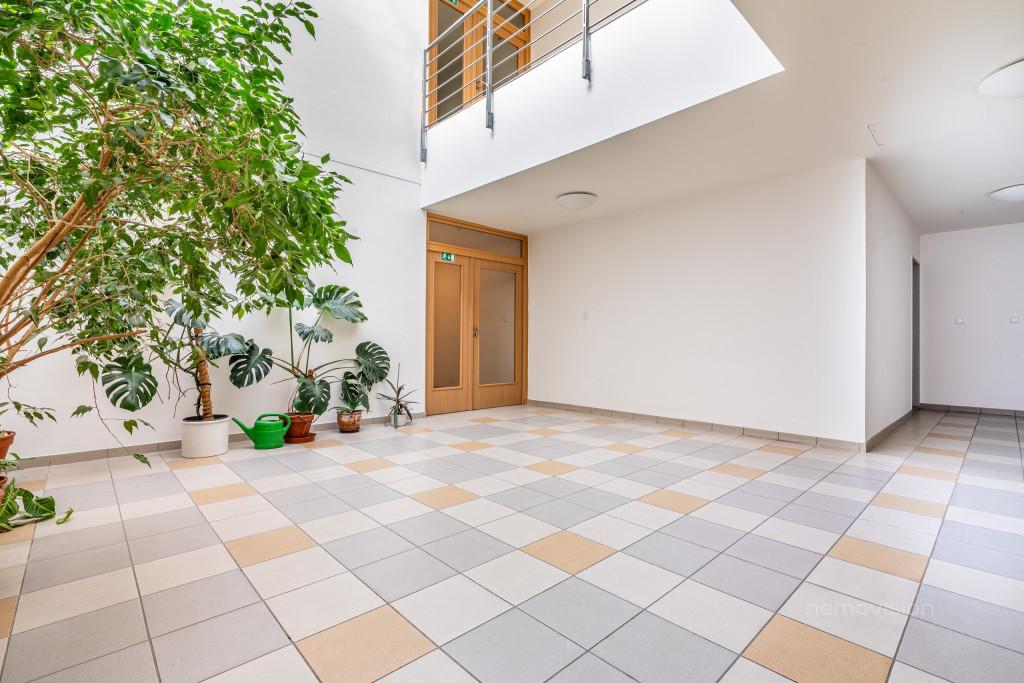 Pronájem bytu, 2+kk, 79 m²
