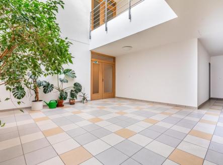 Pronájem bytu, 2+kk, 79 m²