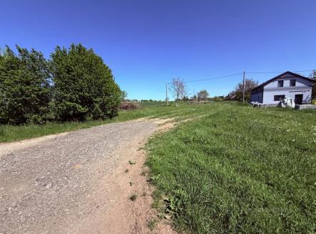 Prodej pozemku pro bydlení, 2 736 m²