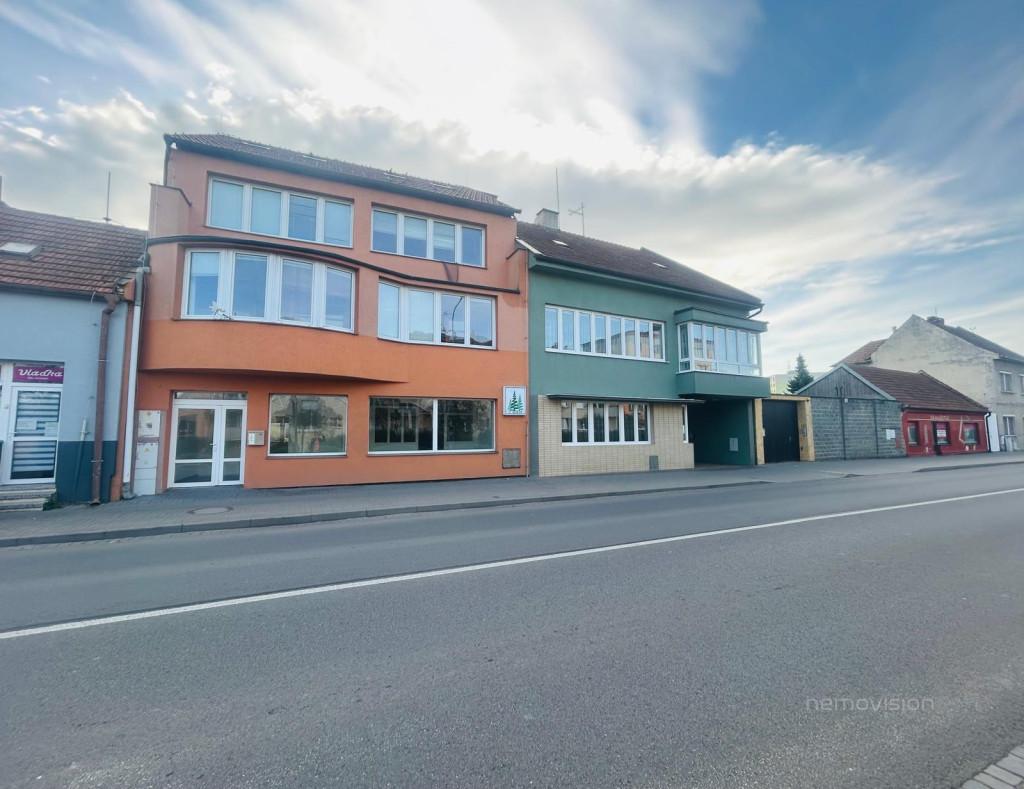 Pronájem bytu,  3+1, 130 m²