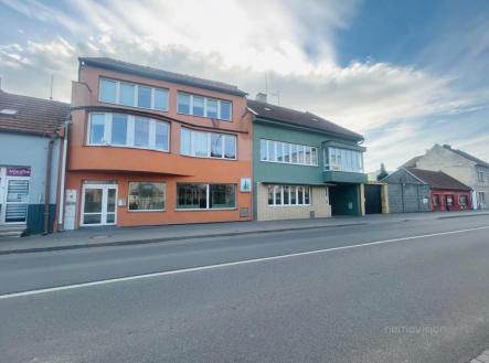 Pronájem bytu, 3+1, 130 m²