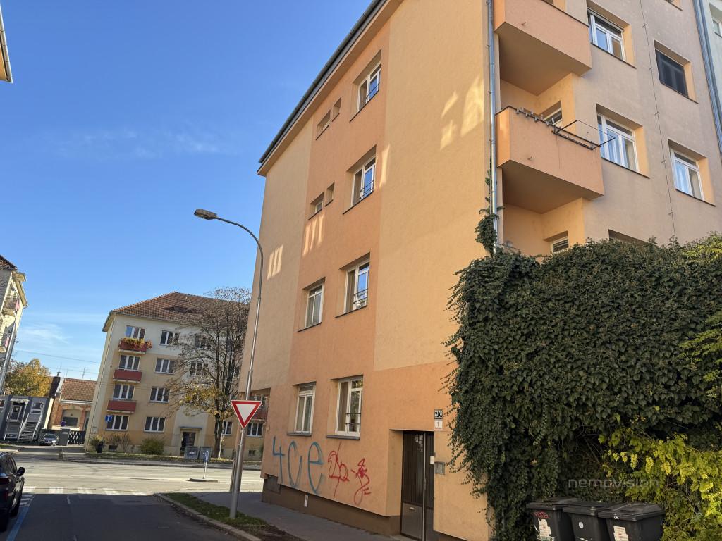 Pronájem bytu,  1+1, 35 m²