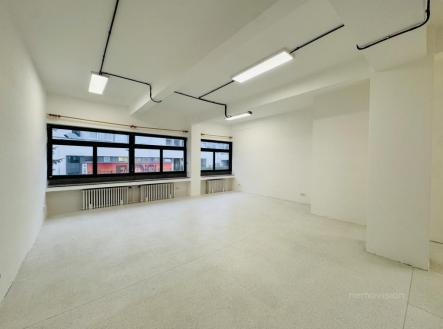 Pronájem kanceláře, 93 m²