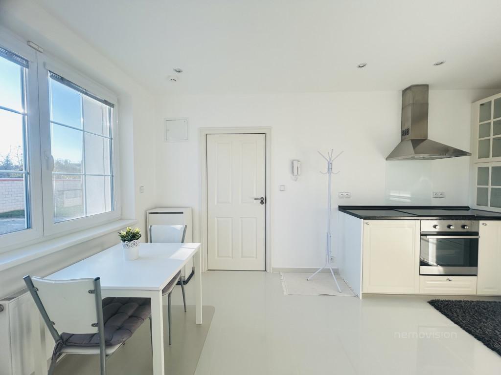 Pronájem bytu,  1+1, 40 m²