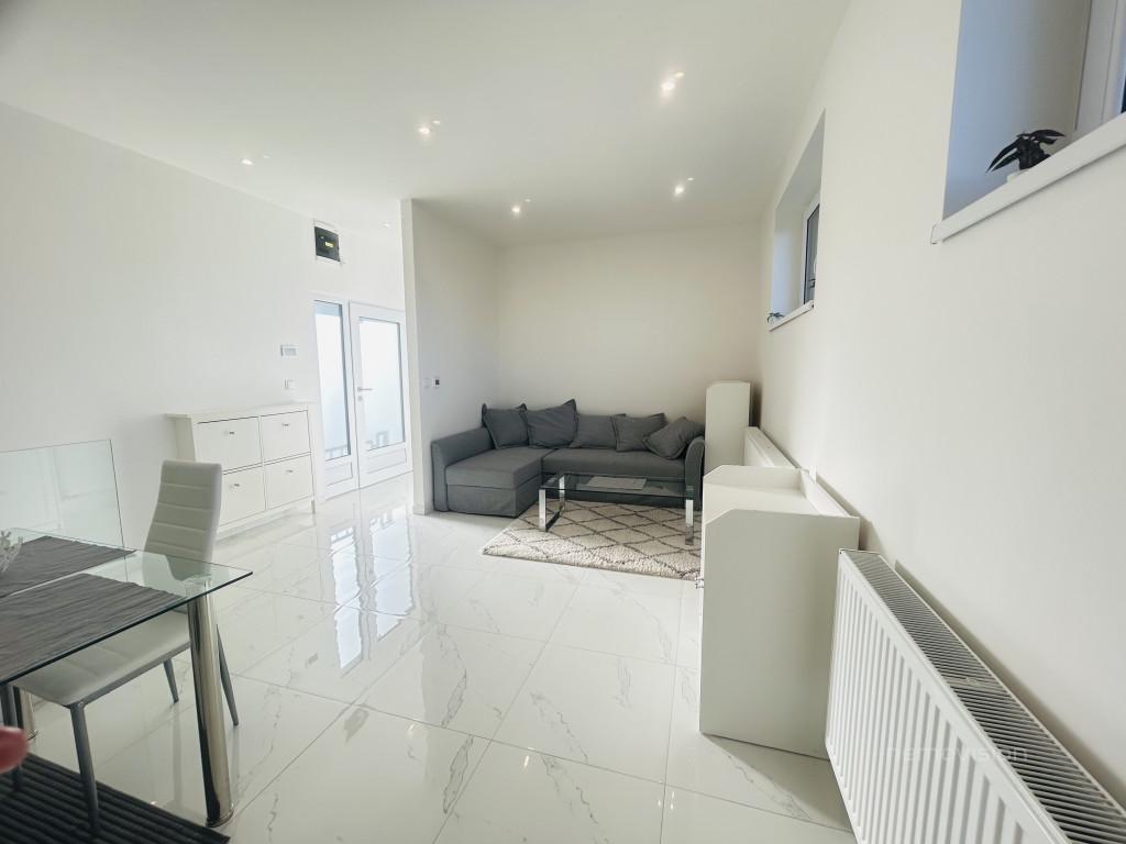 Pronájem bytu,  2+kk, 55 m²