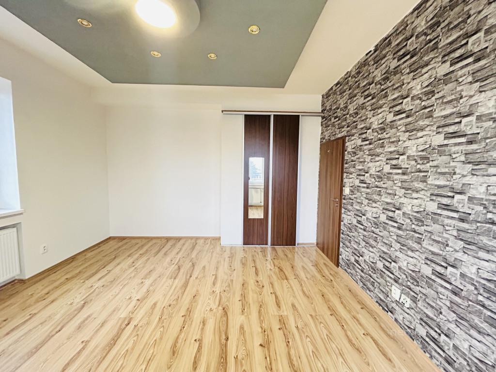 Pronájem bytu,  1+kk, 33 m²