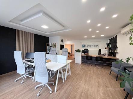 Pronájem kanceláře, 71 m²