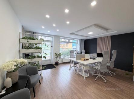 Pronájem kanceláře, 71 m²
