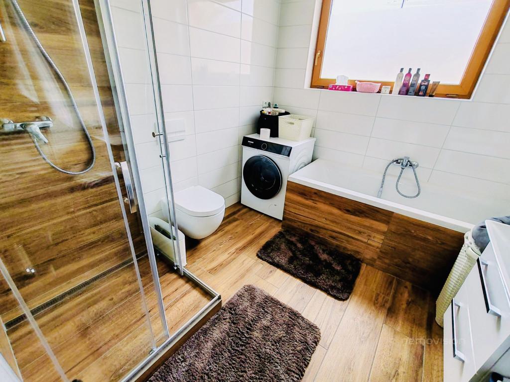 Pronájem - domu/vily, 244 m²