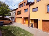 Pronájem domu/vily, 244 m²