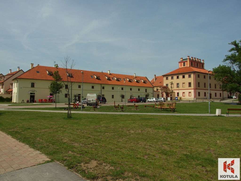 hostivice-zamek.jpg