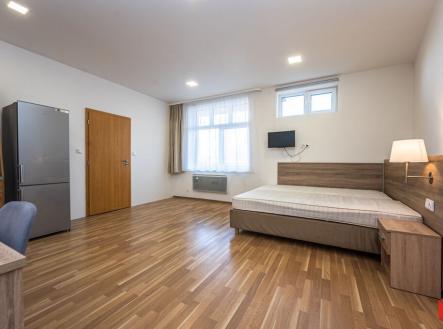 Pronájem bytu, 1+kk, 35 m²