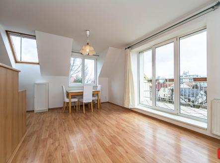 Pronájem bytu, 3+kk, 74 m²