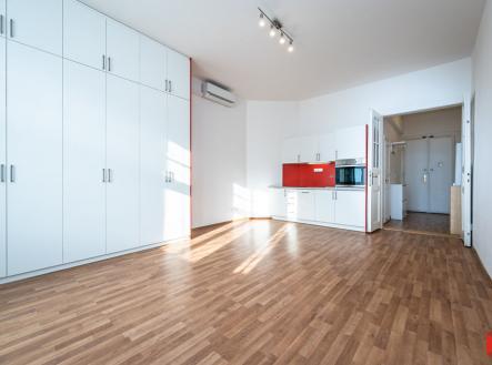 Pronájem bytu, 1+kk, 36 m²