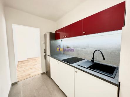 Světlý byt 2+kk s parkovacím stáním, u metra B Hloubětín