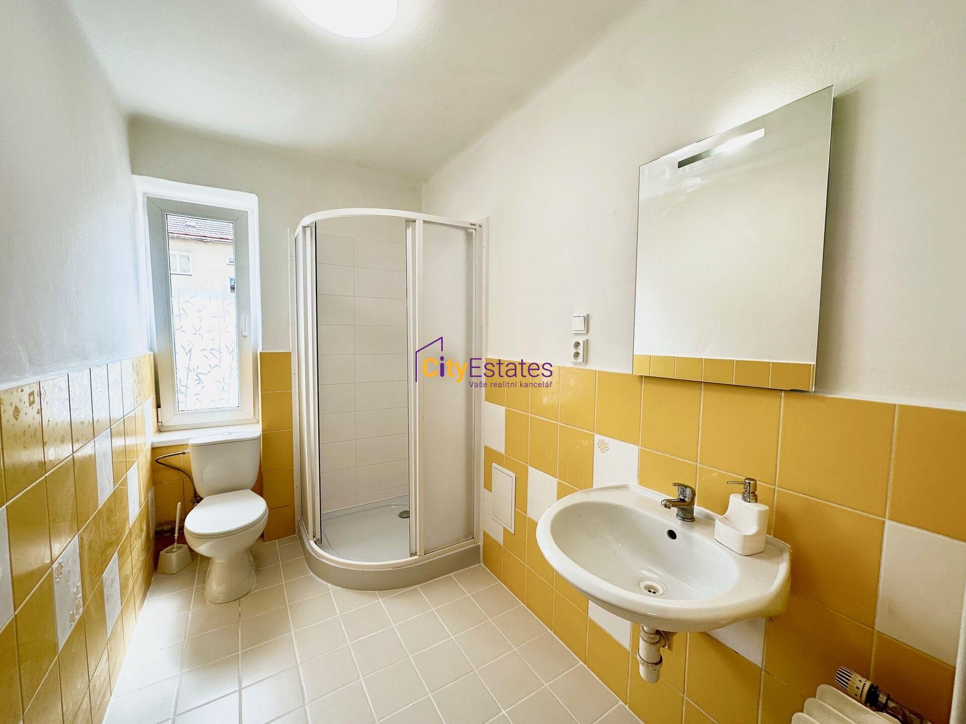 Světlý byt 2+kk s parkovacím stáním, u metra B Hloubětín