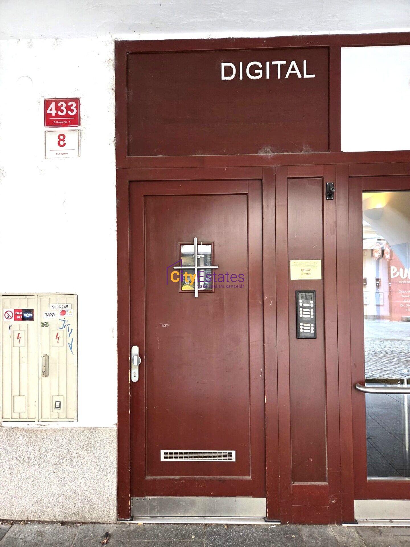 Reprezentativní prostory 59 m² v historickém srdci Č. Budějovic