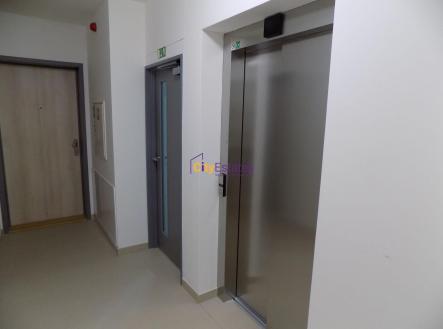 Pronájem bytu, 1+kk, 36 m²