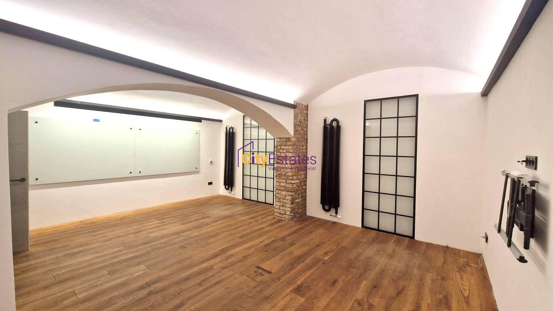 Prodej kancelářských prostor Janáčkovo nábřeží