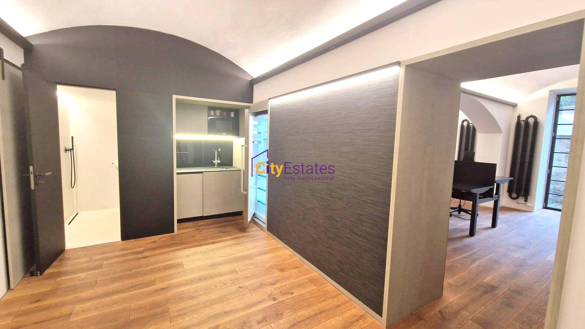 Prodej kancelářských prostor Janáčkovo nábřeží