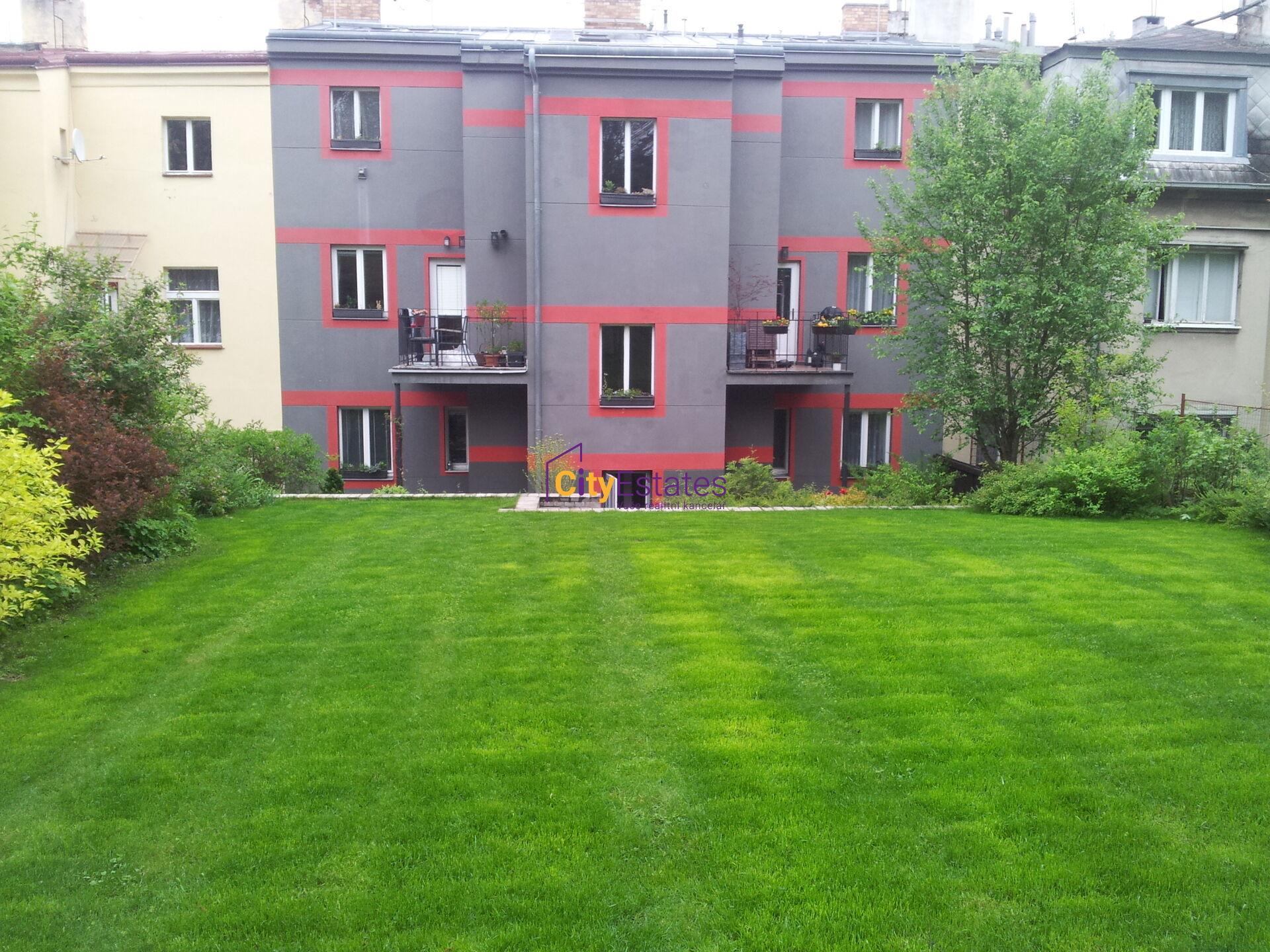Byt 2+1 s terasou a zahradou, Košíře
