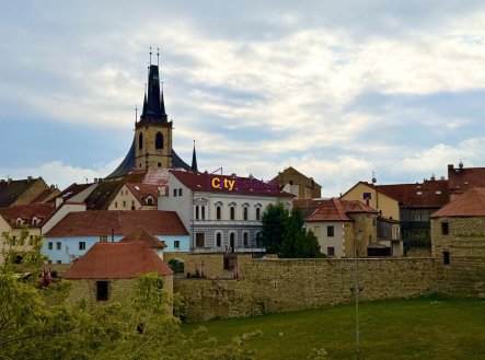 Prostorný, světlý byt s výhledem na staré město, Louny