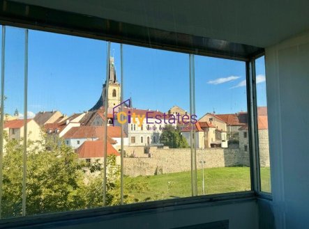 Prostorný, světlý byt s výhledem na staré město, Louny