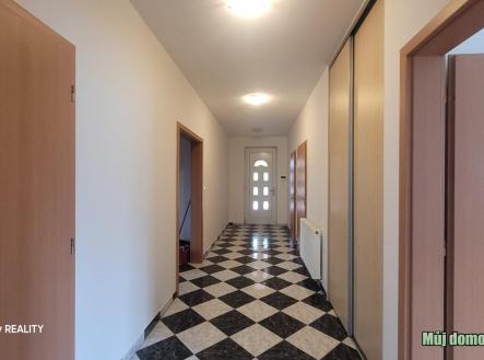 nab_450448451.jpg