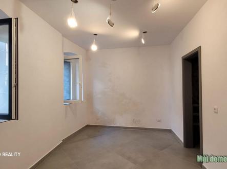 nab_449718087.jpg