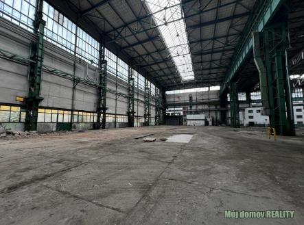 Pronájem skladovací prostor, 2 400 m²