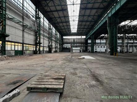 Pronájem skladovací prostor, 2 400 m²