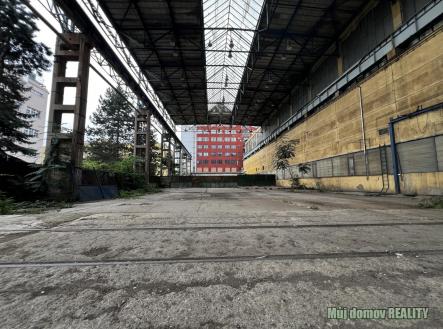 Pronájem pozemku pro komerční výstavbu, 1 900 m²