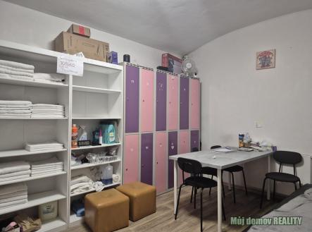 Pronájem obchodní prostor, 150 m²