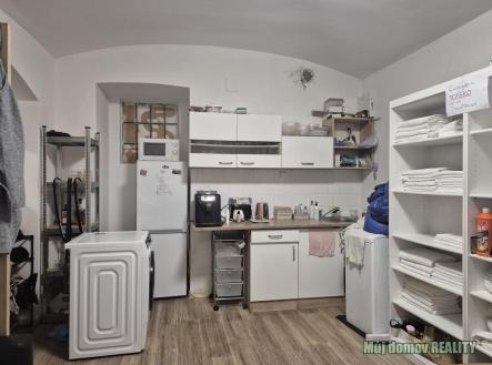 Pronájem obchodní prostor, 150 m²