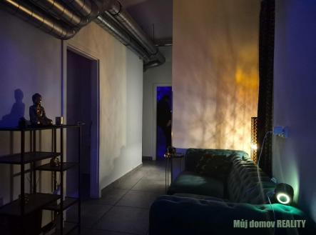 Pronájem obchodní prostor, 100 m²