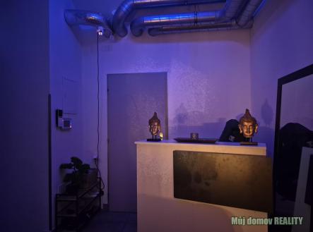 Pronájem obchodní prostor, 100 m²