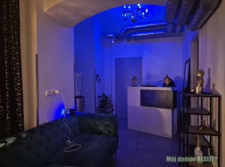 Pronájem obchodní prostor, 100 m²