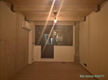 Obrázek WhatsApp, 2025-11-03 v 22.33.28_b6947013.jpg