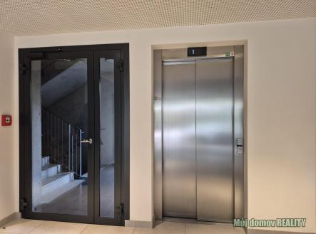 Pronájem bytu, 2+kk, 58 m²