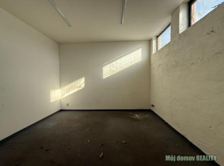 WhatsApp Image 2025-11-12 at 14.02.53 (2).jpeg