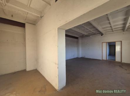 Pronájem komerčního objektu, průmyslový areál, 150 m²