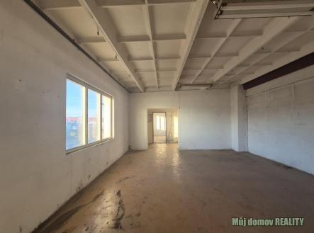 Pronájem komerčního objektu, průmyslový areál, 150 m²