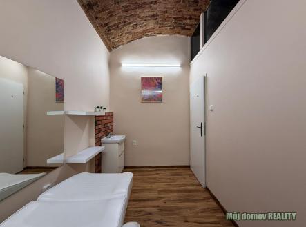 WhatsApp Image 2025-11-14 at 09.46.07.jpeg