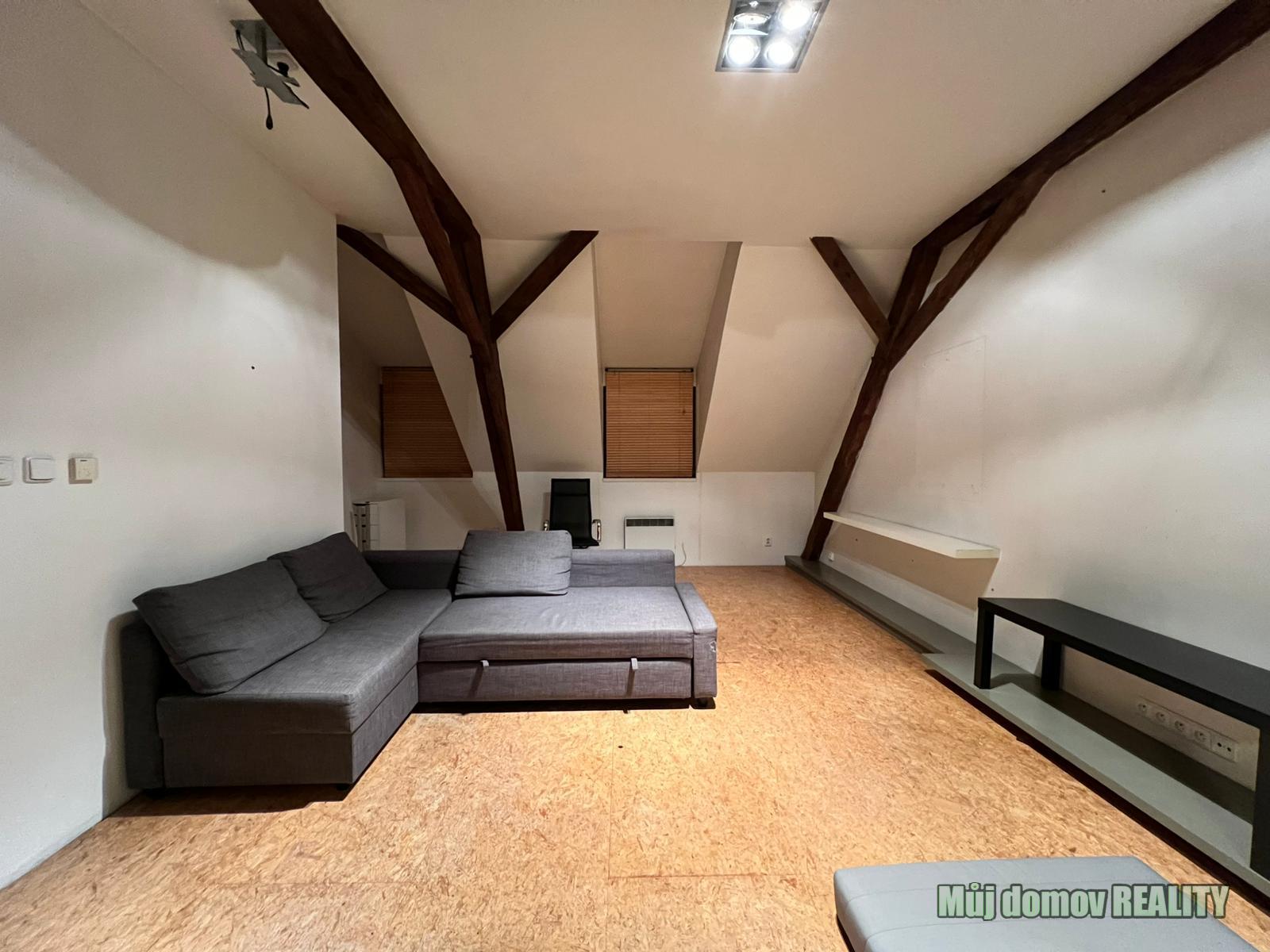 WhatsApp Image 2025-12-01 at 20.53.00 (3).jpeg