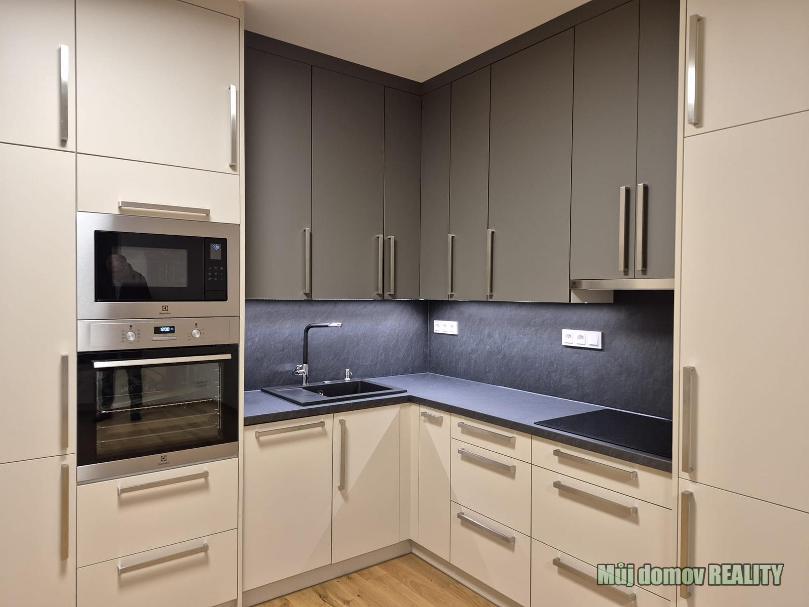 WhatsApp Image 2025-12-10 at 19.16.14 (4).jpeg