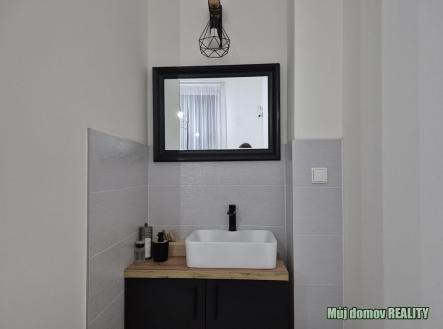 Pronájem komerčního objektu, jiný, 233 m²